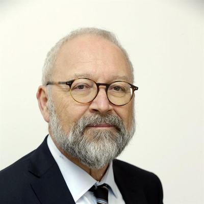 &copy; Ralf U. Heinrichs